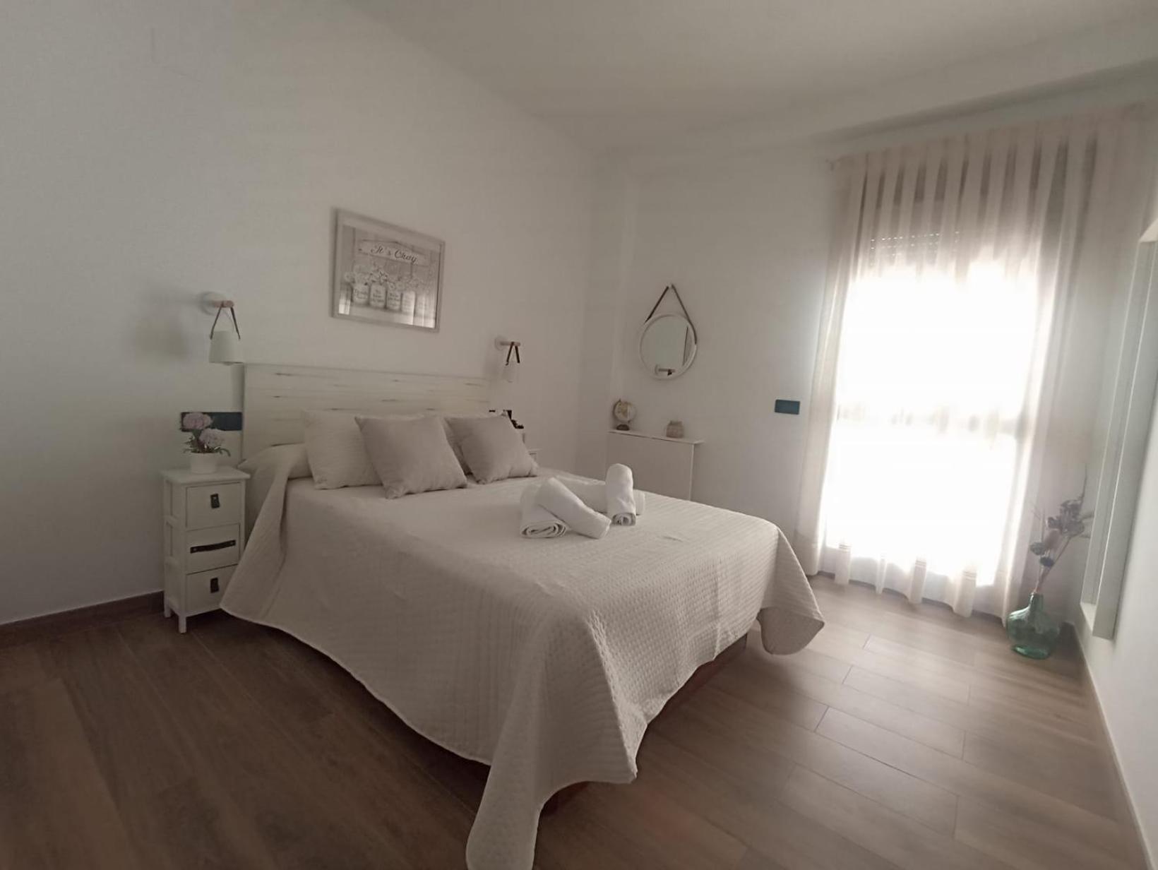 Apartamento Nuevo Centrico Con Aparcamiento Privado Incluido Alcala de Guadaira Exterior photo