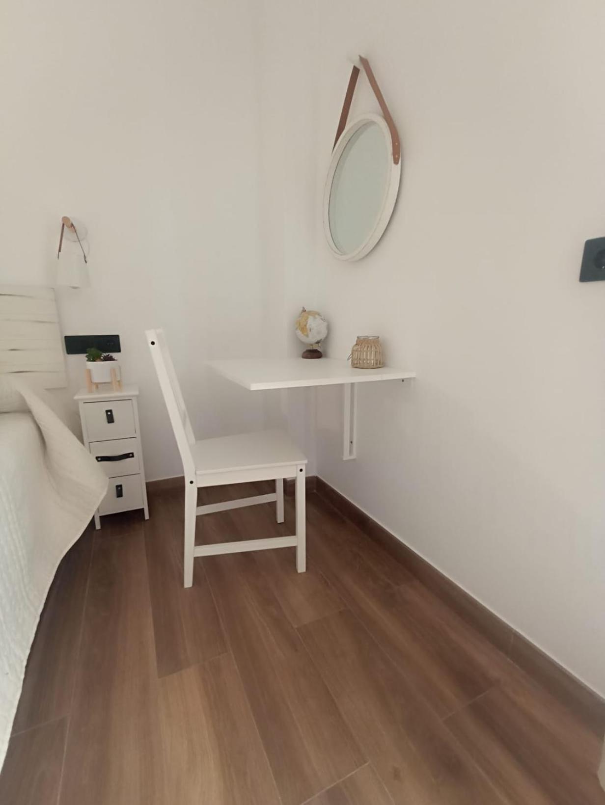 Apartamento Nuevo Centrico Con Aparcamiento Privado Incluido Alcala de Guadaira Exterior photo