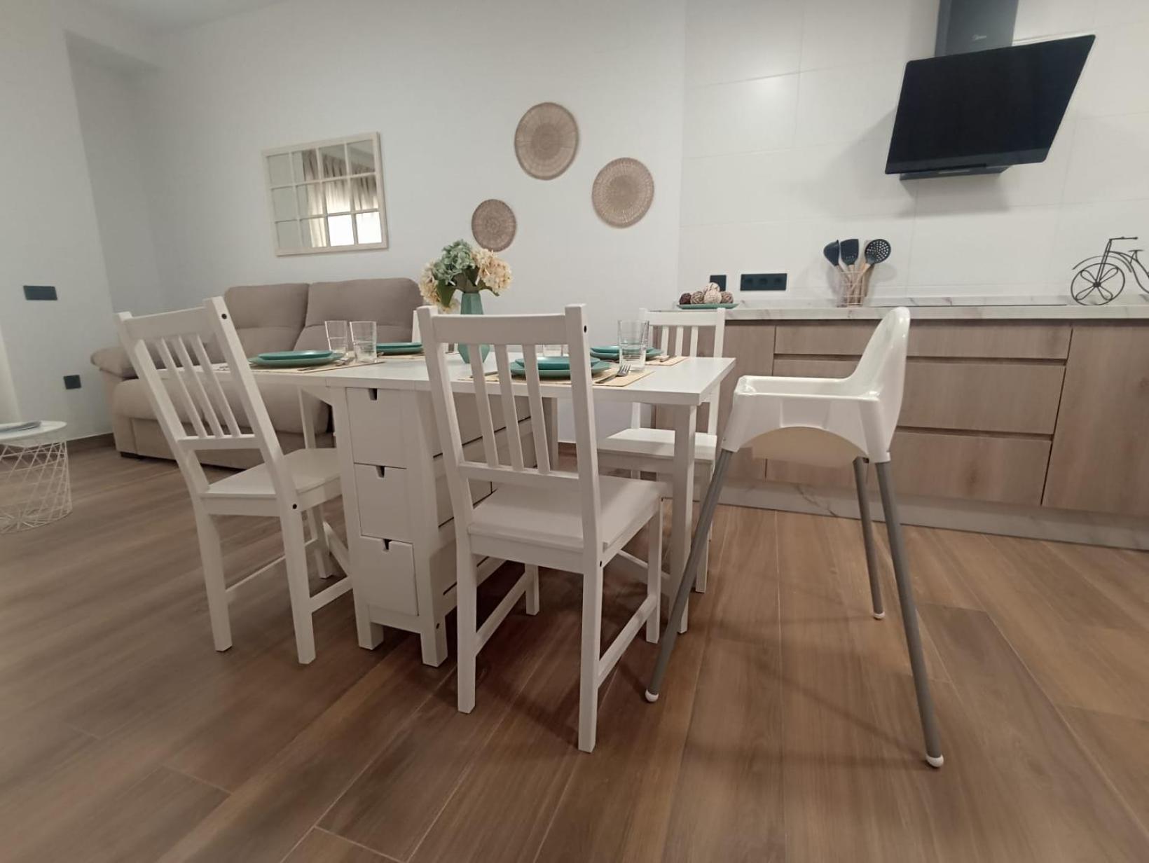 Apartamento Nuevo Centrico Con Aparcamiento Privado Incluido Alcala de Guadaira Exterior photo