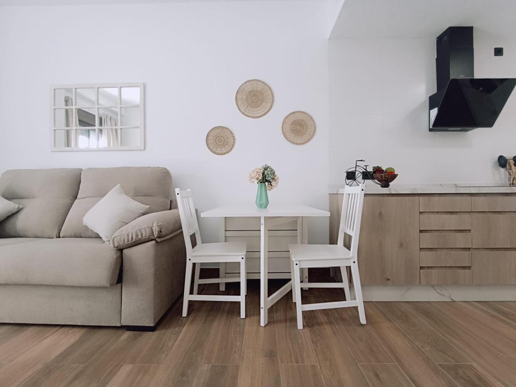 Apartamento Nuevo Centrico Con Aparcamiento Privado Incluido Alcala de Guadaira Exterior photo