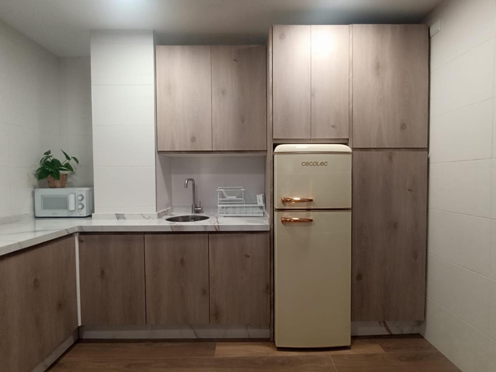 Apartamento Nuevo Centrico Con Aparcamiento Privado Incluido Alcala de Guadaira Exterior photo